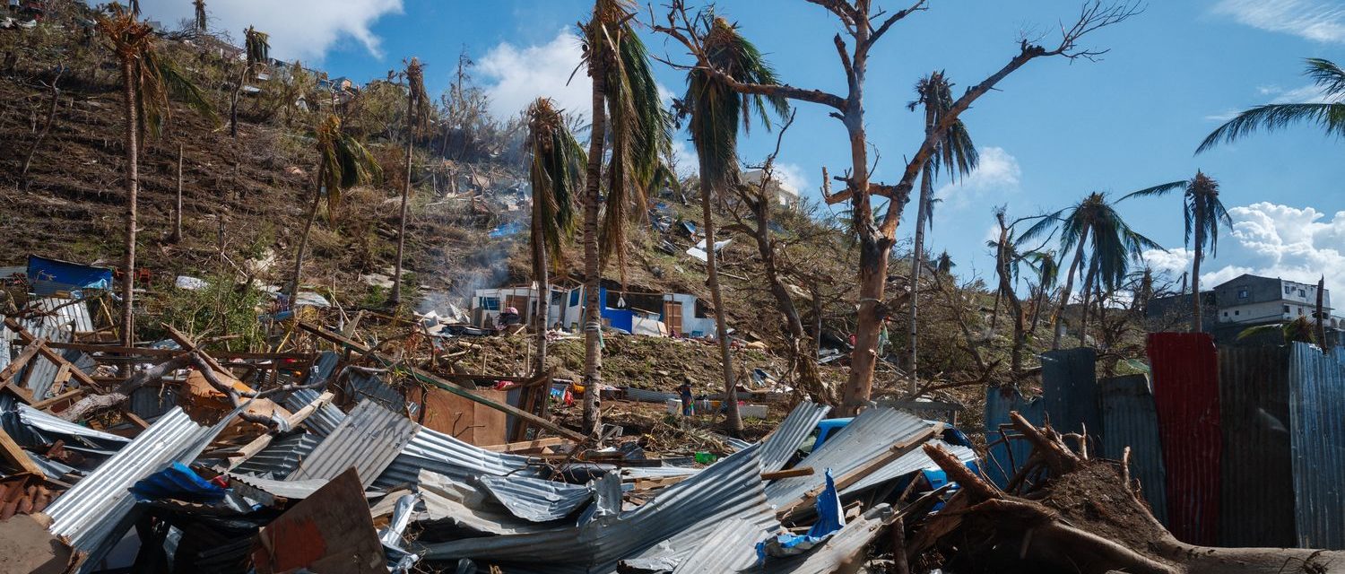 Image de Mayotte après le passage du cyclone Chido. Crédit photo : DIMITAR DILKOFF / AFP